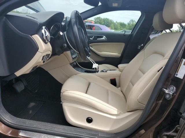  MERCEDES-BENZ GLA-CLASS 2018 Brązowy
