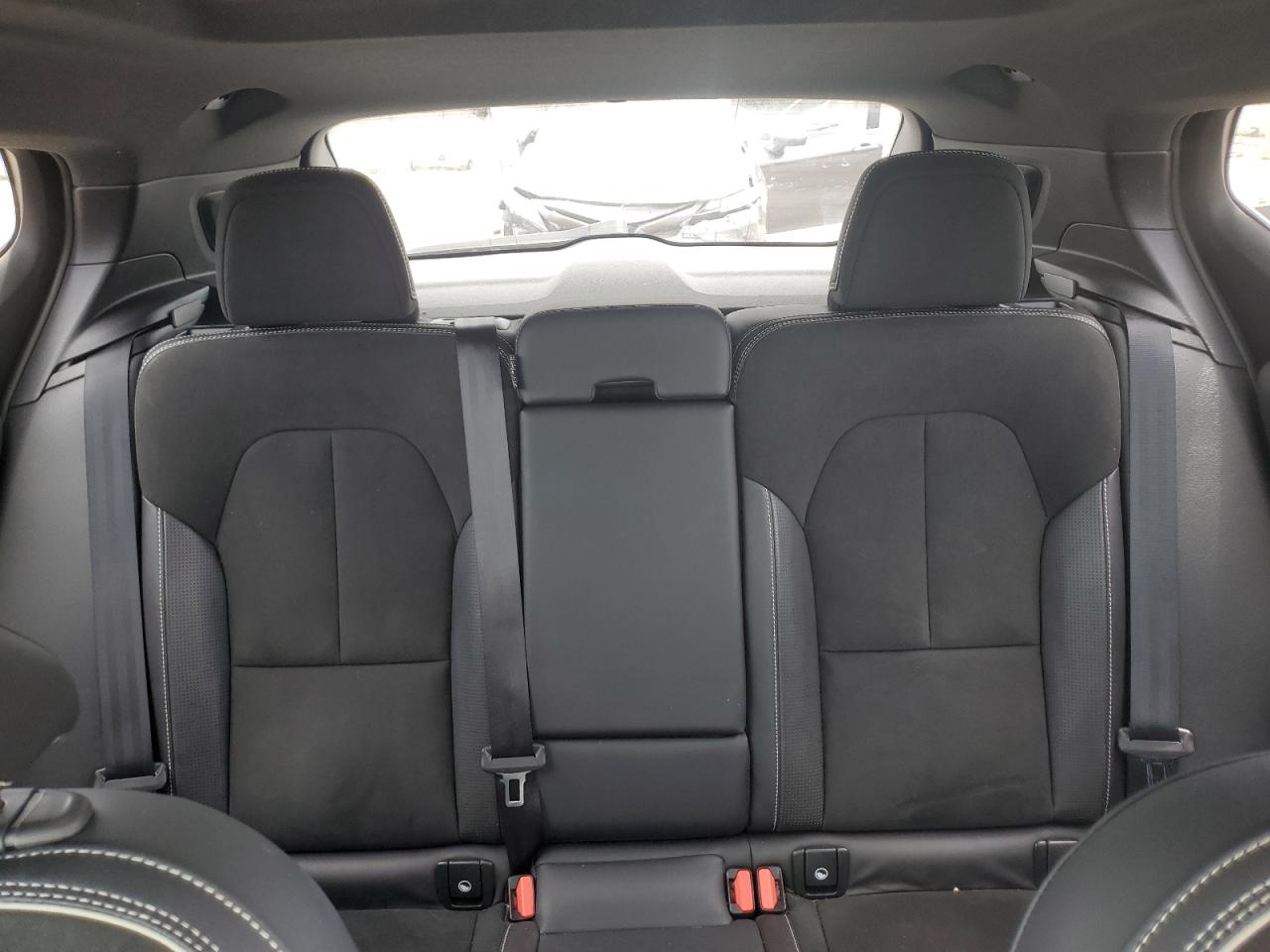 2020 Volvo Xc40 T5 R-Design VIN: YV4162UMXL2296498 Lot: 65601555