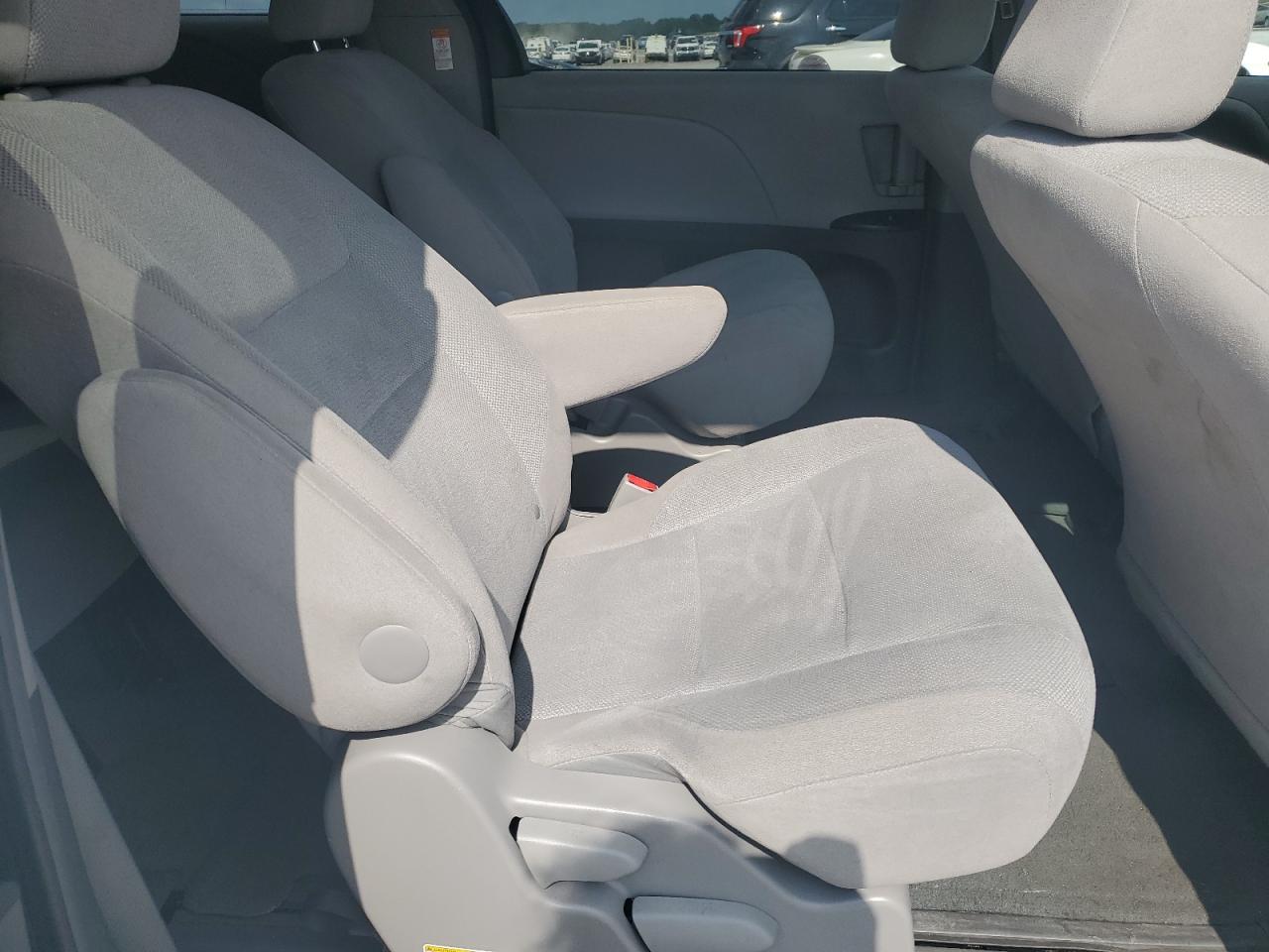 5TDZK3DC9FS549581 2015 Toyota Sienna