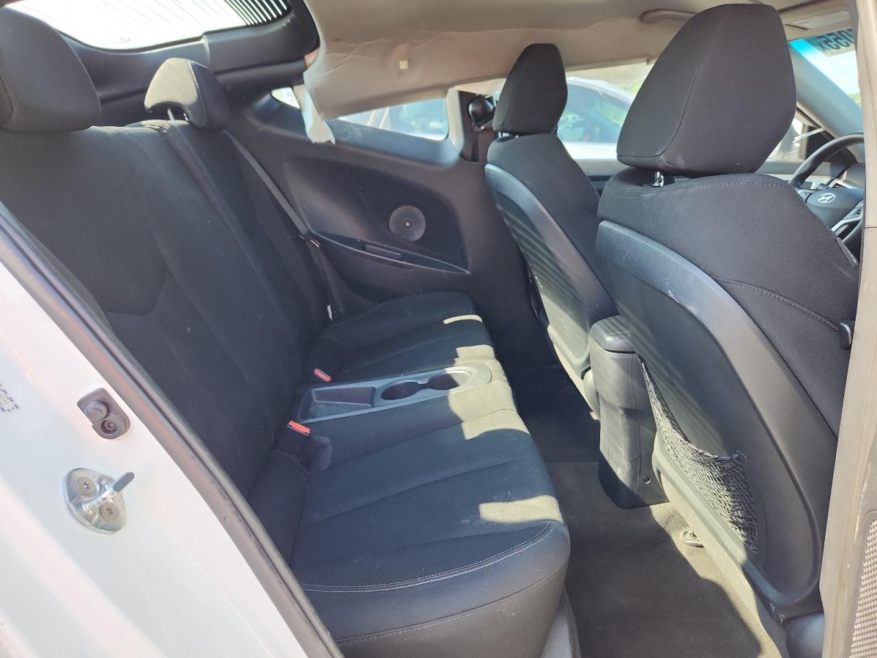 2016 Hyundai Veloster VIN: KMHTC6AD8GU268284 Lot: 64727055