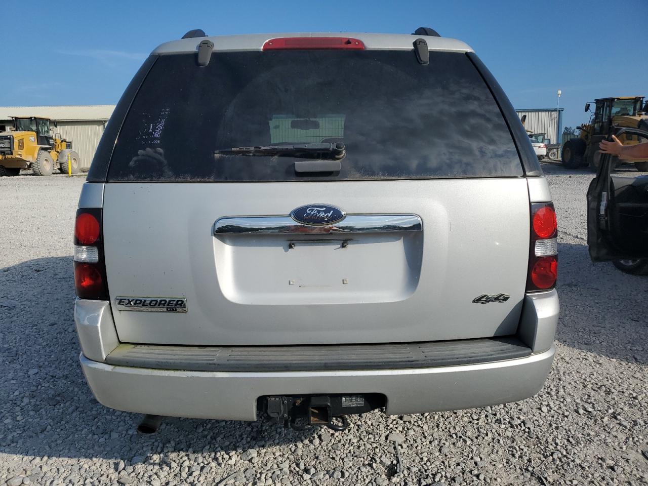 2009 Ford Explorer Xlt VIN: 1FMEU73E69UA24704 Lot: 64838035