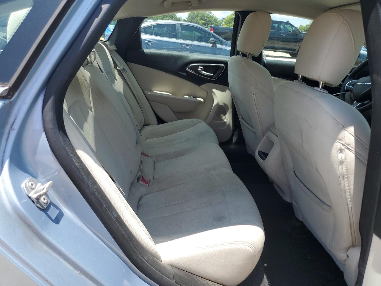 2015 Chrysler 200 Limited VIN: 1C3CCCABXFN677692 Lot: 64976185