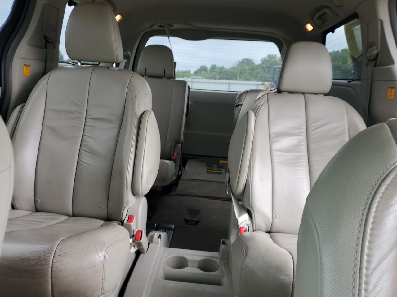 2012 Toyota Sienna Xle VIN: 5TDYK3DC3CS216199 Lot: 62774935