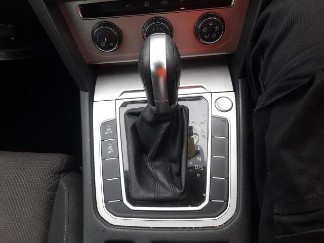 2017 VOLKSWAGEN PASSAT SE