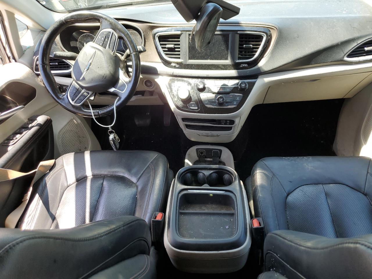 2019 Chrysler Pacifica Touring L VIN: 2C4RC1BG3KR668334 Lot: 63610545