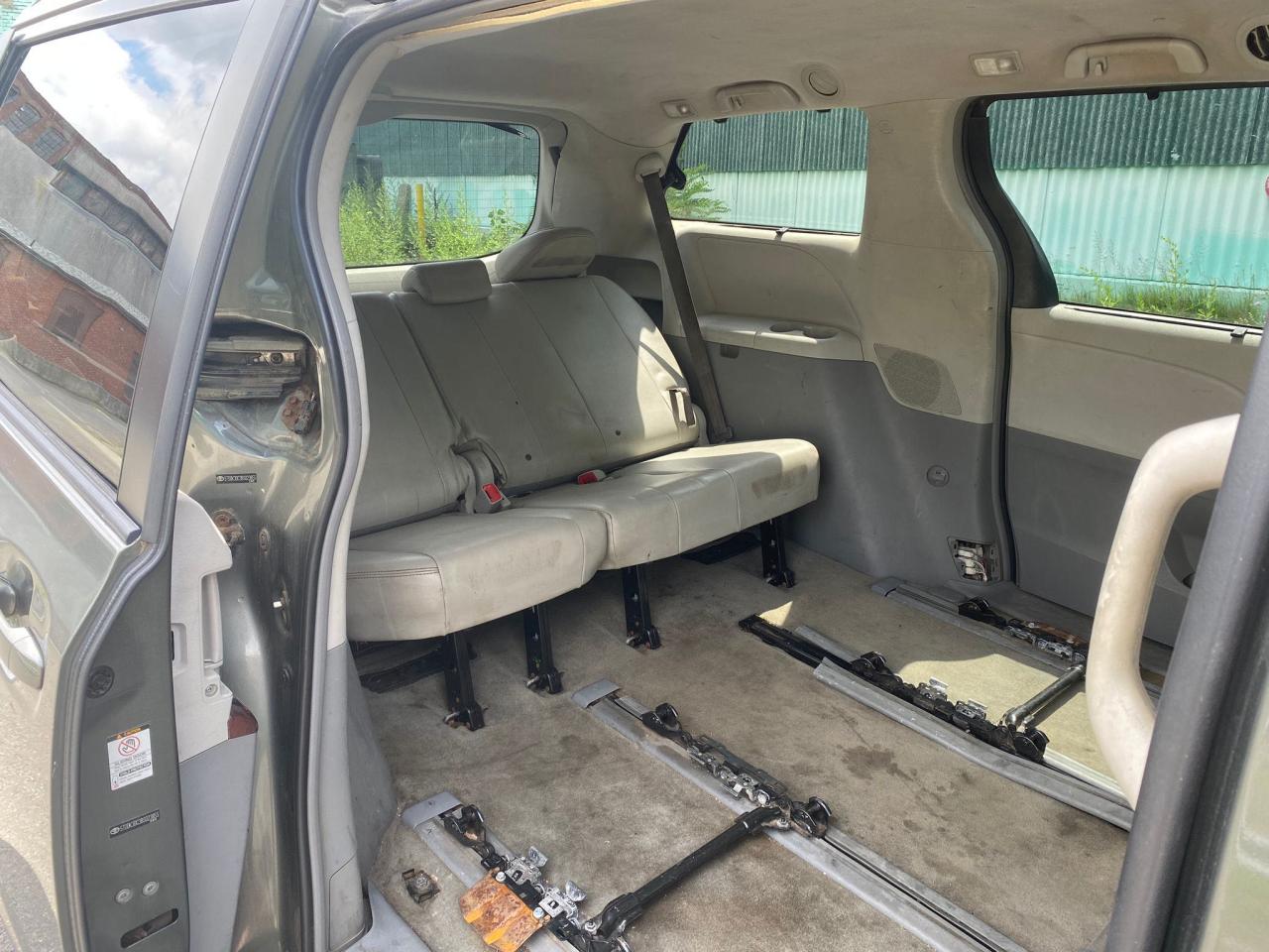 2011 Toyota Sienna Xle VIN: 5TDDK3DC3BS023855 Lot: 65672825