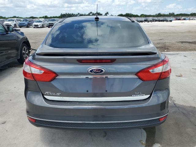 Sedans FORD FOCUS 2012 Gray