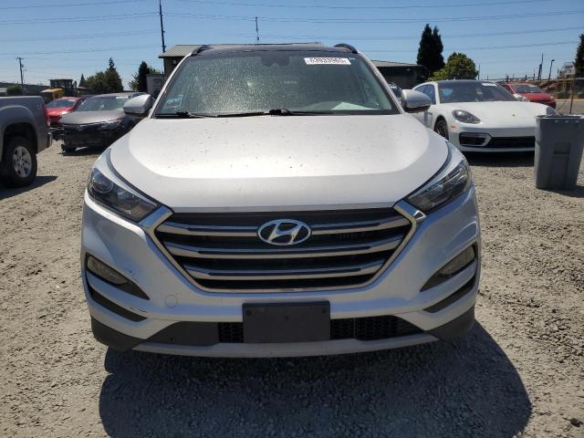  HYUNDAI TUCSON 2017 Серебристый
