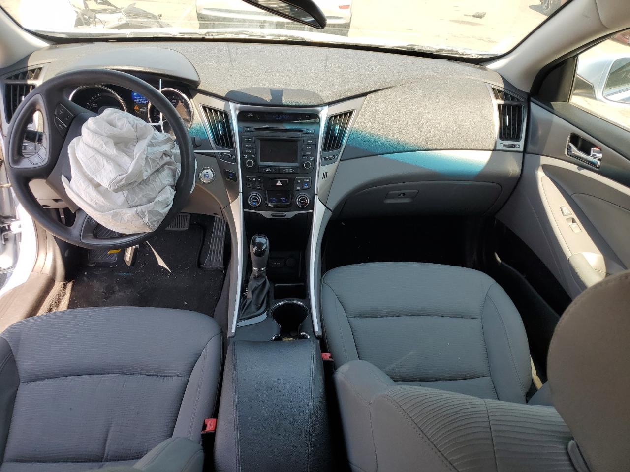 2015 Hyundai Sonata Hybrid VIN: KMHEC4A45FA120834 Lot: 64982195