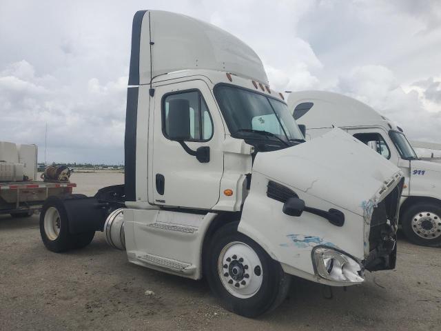 2014 Freightliner Cascadia 113 Semi Truck