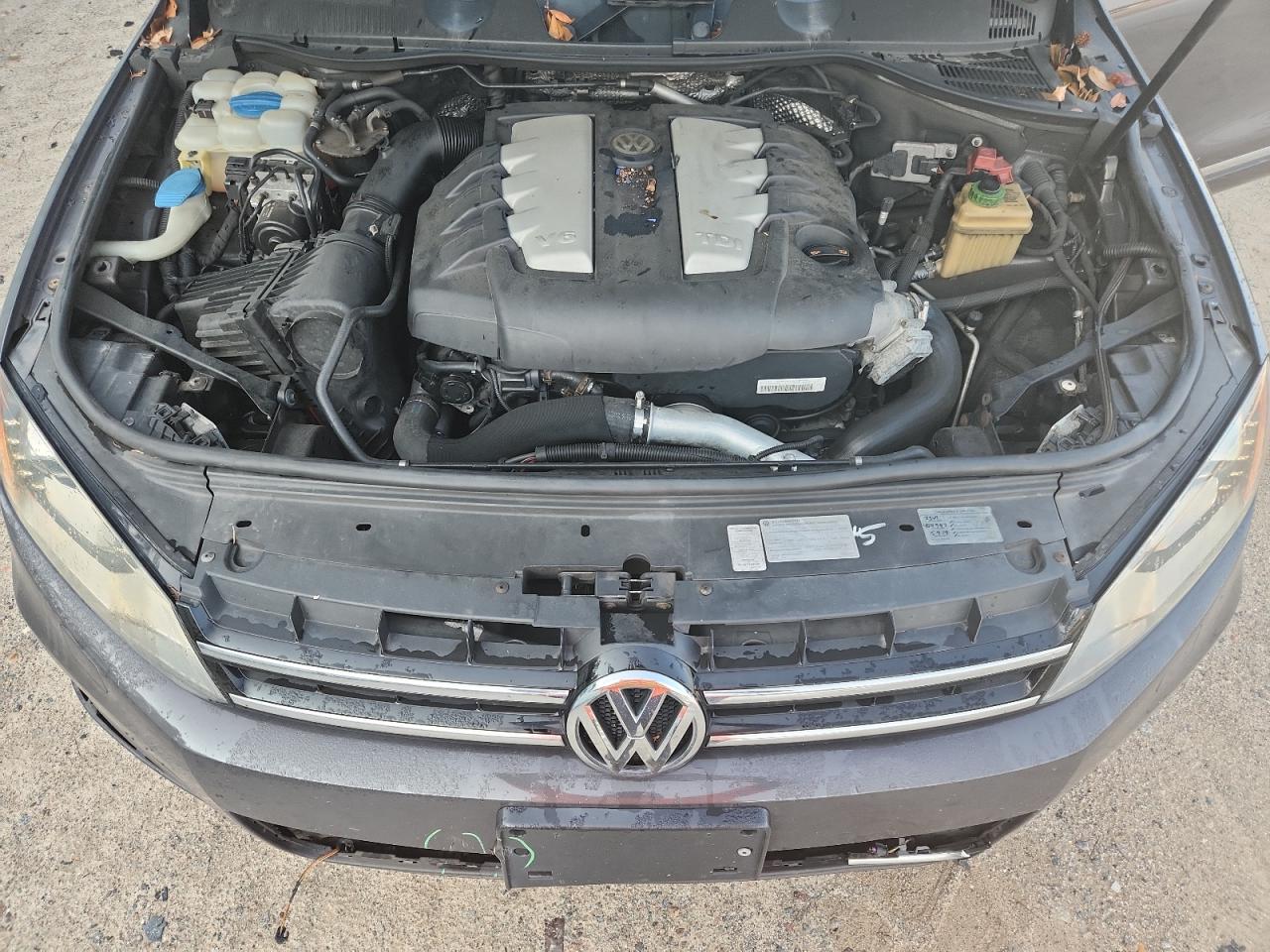 2011 Volkswagen Touareg V6 Tdi VIN: WVGFK9BP7BD006274 Lot: 63568265