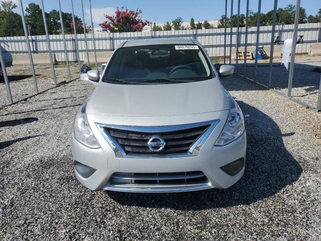  NISSAN VERSA 2017 Srebrny