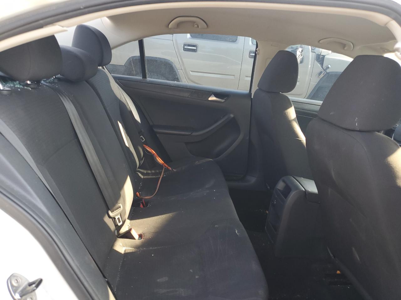 2015 Volkswagen Jetta Base VIN: 3VW2K7AJ6FM212049 Lot: 65618755