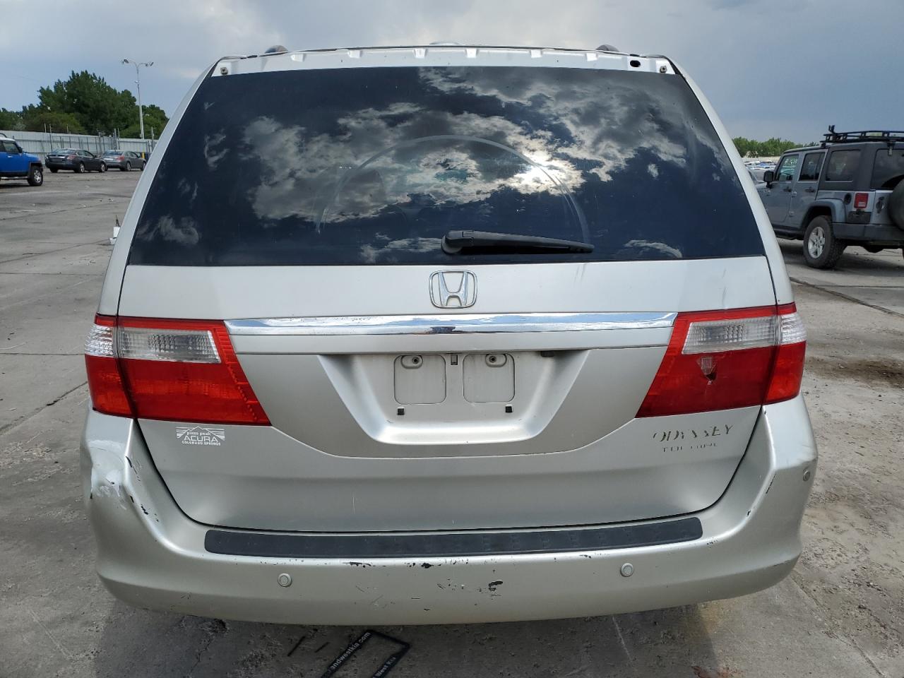 2005 Honda Odyssey Touring VIN: 5FNRL388X5B081303 Lot: 64263325