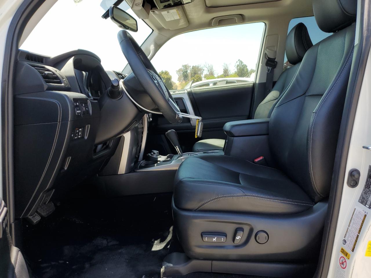 2018 Toyota 4Runner Sr5/Sr5 Premium VIN: JTEBU5JRXJ5551527 Lot: 63147035