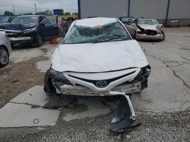  TOYOTA CAMRY 2021 Белы