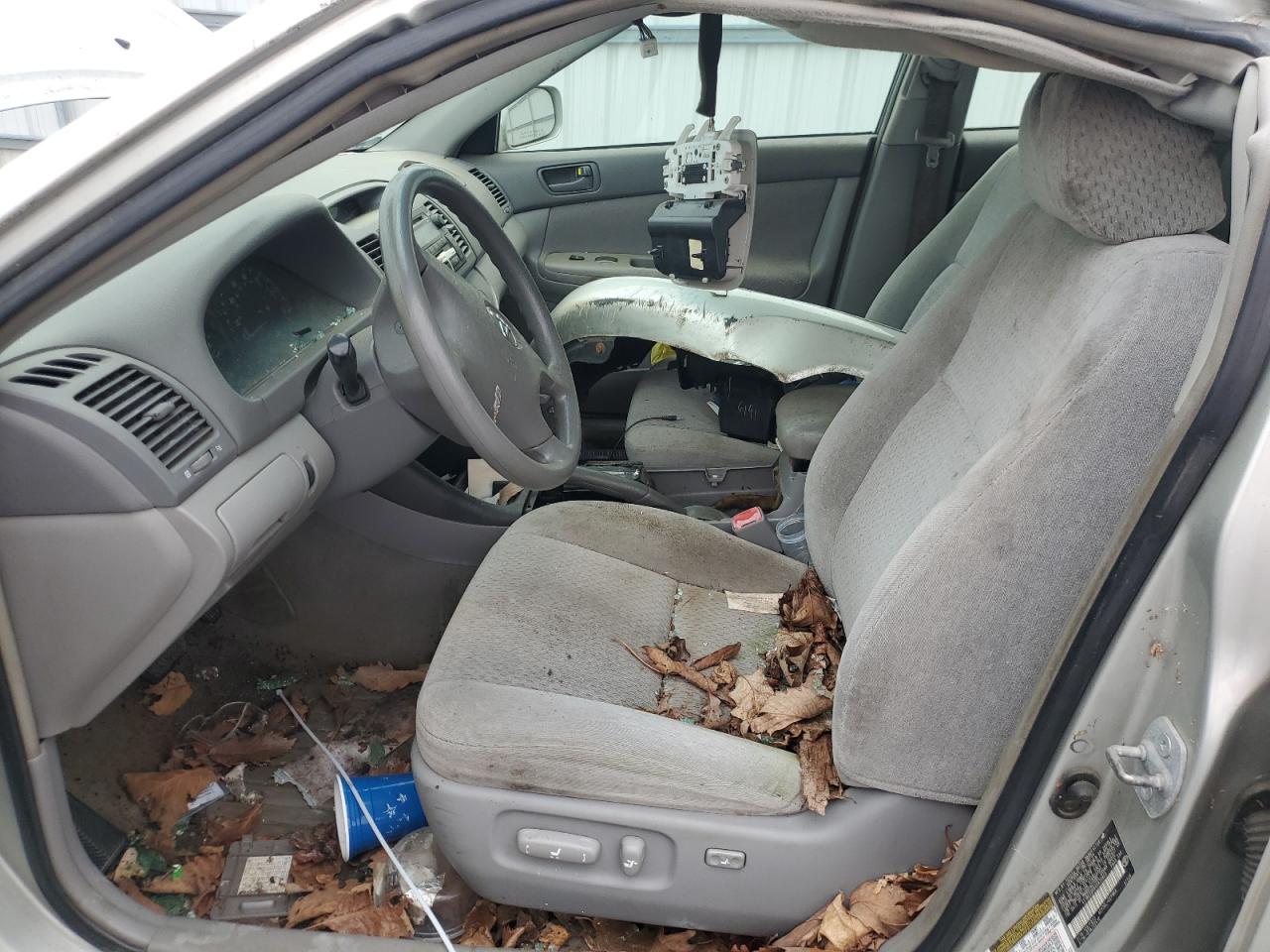 2004 Toyota Camry Le VIN: 4T1BE32K84U935805 Lot: 63491315