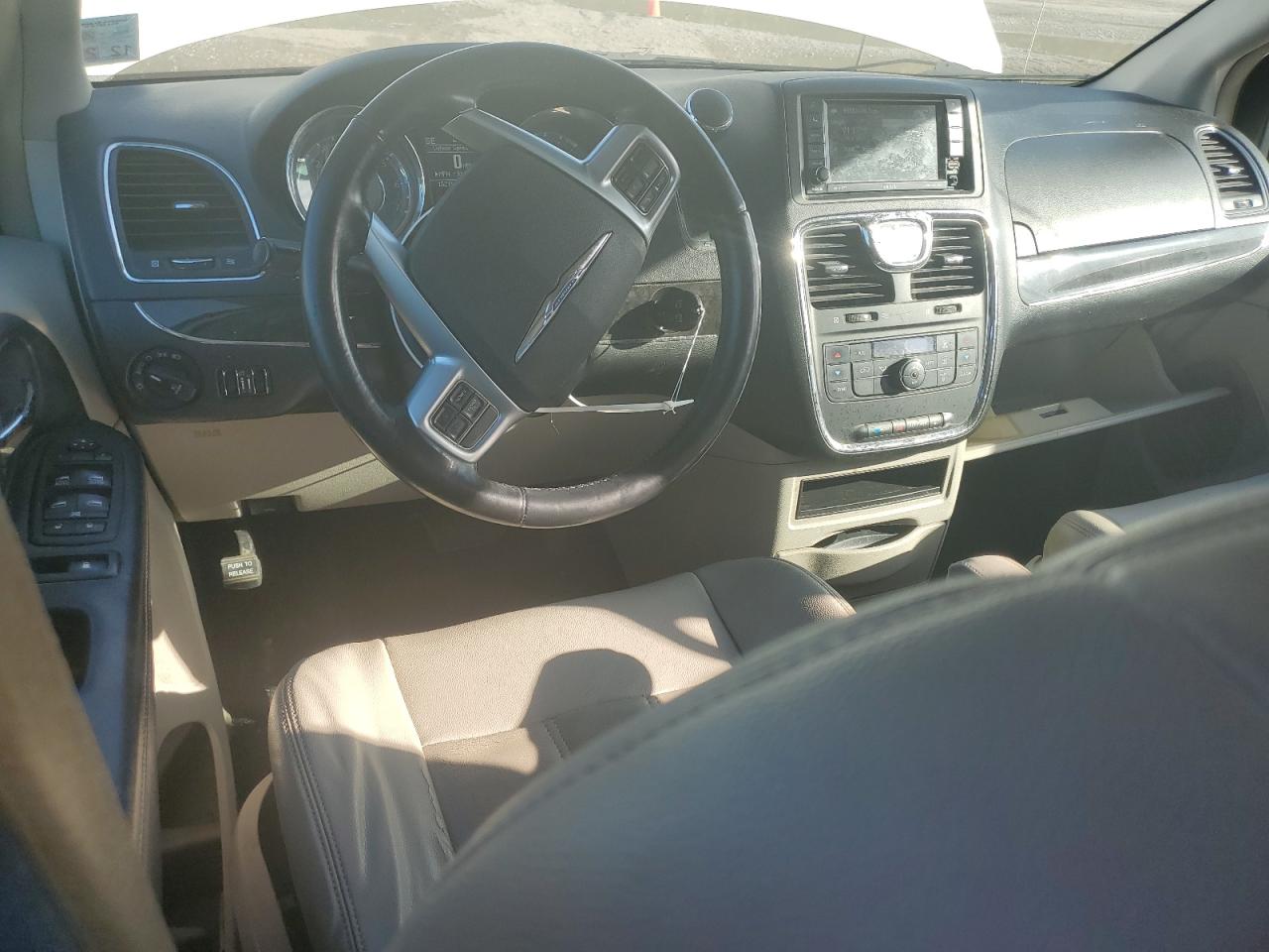 2013 Chrysler Town & Country Touring VIN: 2C4RC1BG1DR518628 Lot: 64811655