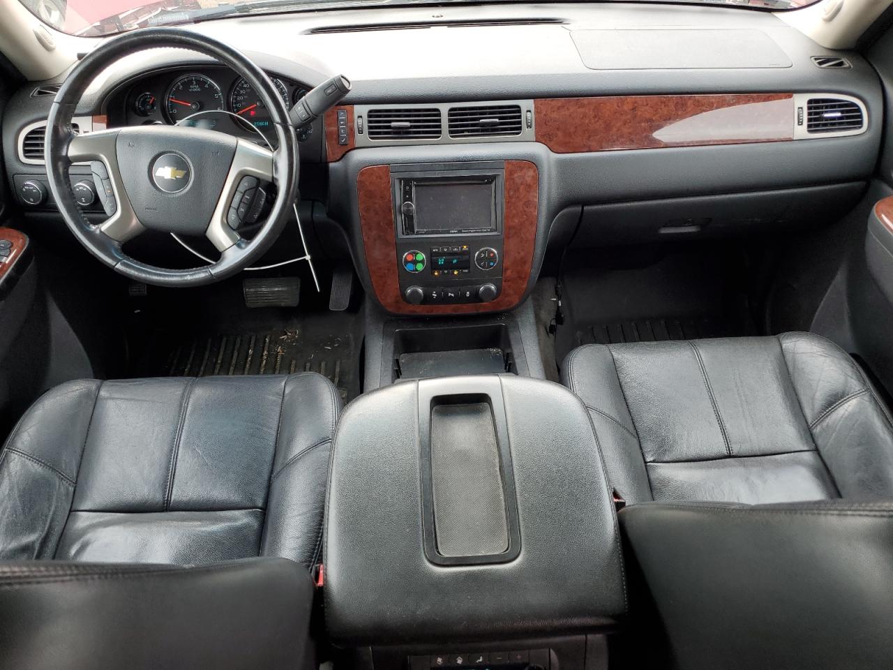 2013 Chevrolet Suburban K1500 Lt VIN: 1GNSKJE7XDR322992 Lot: 64729035