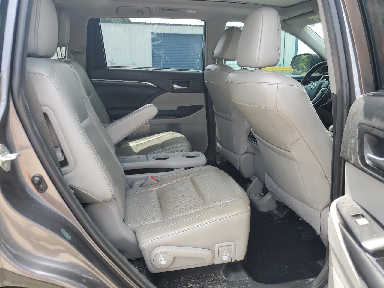 2018 Toyota Highlander Limited VIN: 5TDYZRFH0JS283427 Lot: 62351505