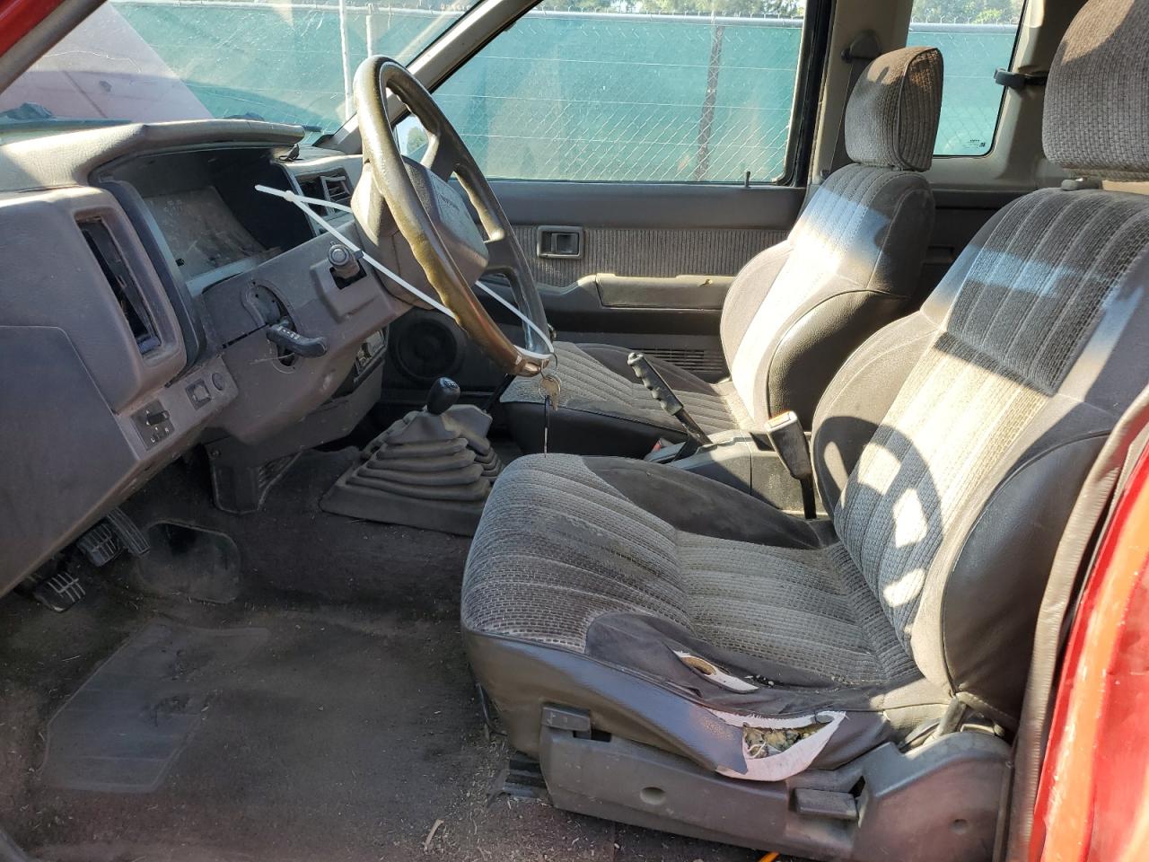 1992 Nissan Truck King Cab Se VIN: 1N6HD16Y8NC304139 Lot: 64319075