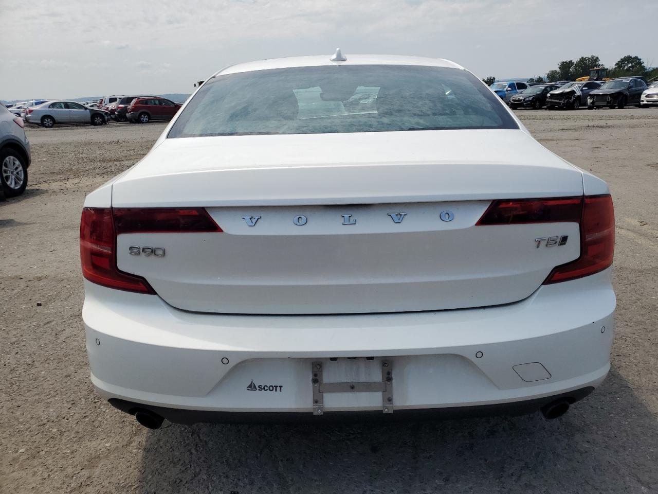 2018 Volvo S90 T5 Momentum VIN: LVY982MK9JP018019 Lot: 66938675