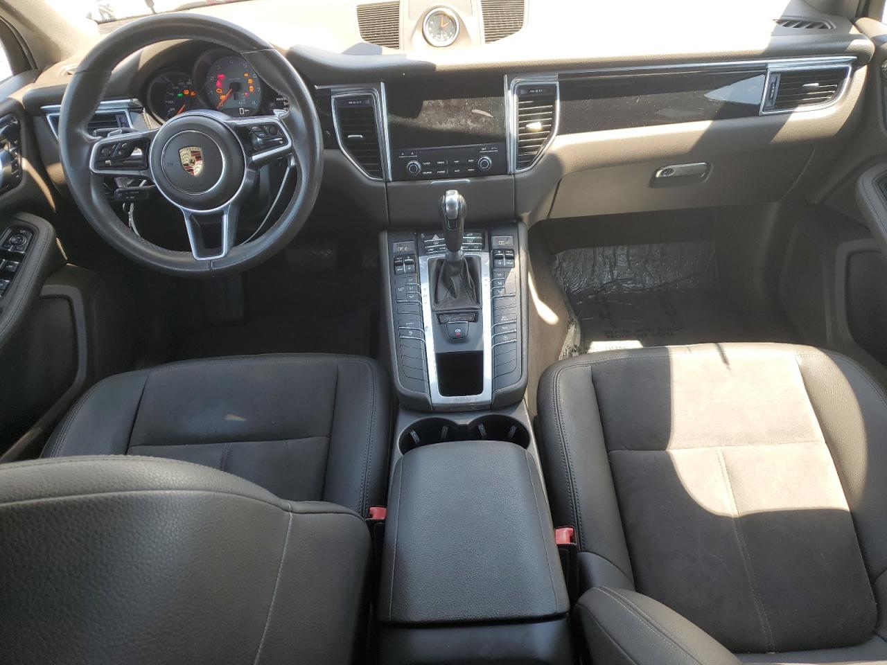 2017 Porsche Macan S VIN: WP1AB2A58HLB11389 Lot: 64252075