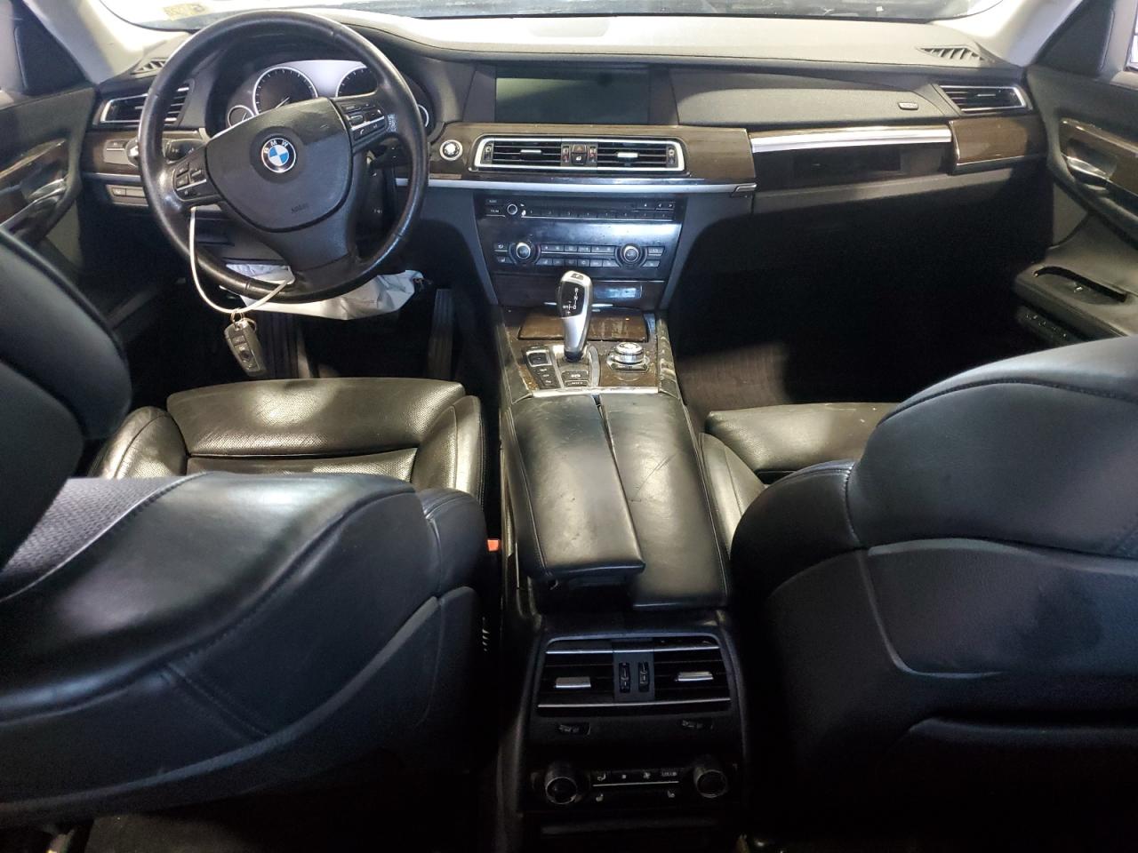 2011 BMW 750 Lxi VIN: WBAKC8C55BC433110 Lot: 92937725