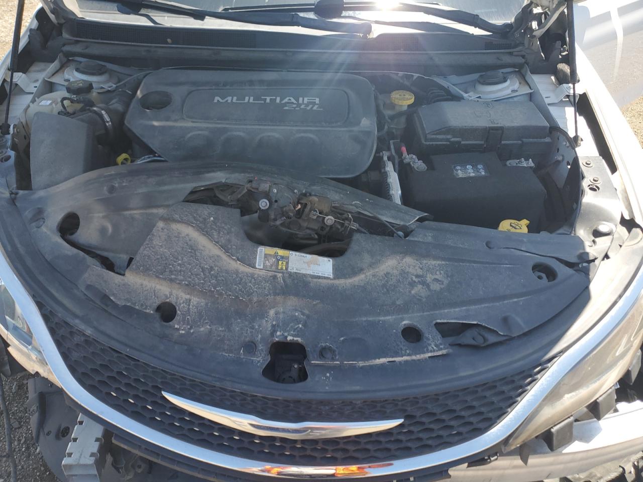 2015 Chrysler 200 Limited VIN: 1C3CCCAB1FN600922 Lot: 65607555