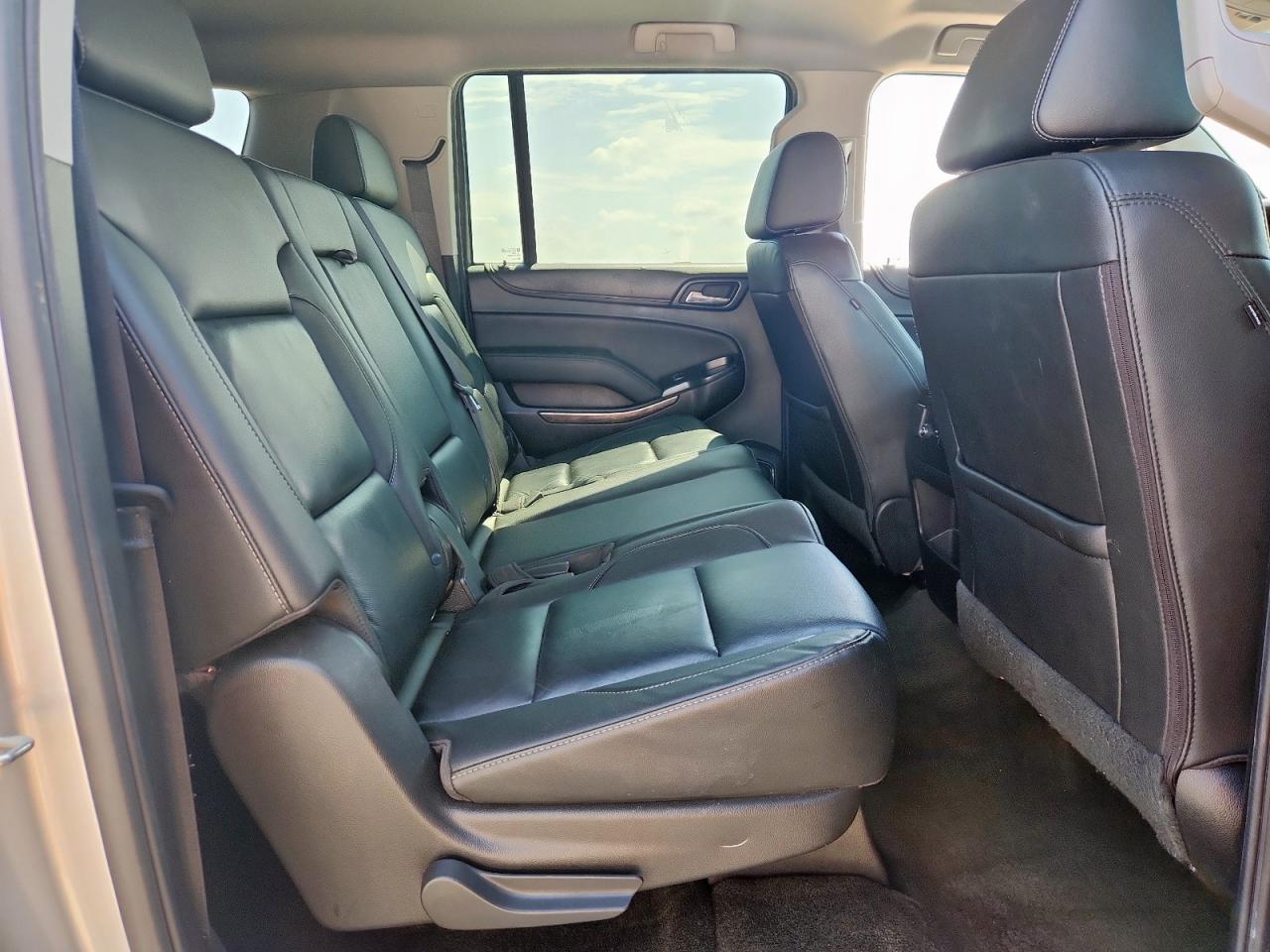 2018 Chevrolet Suburban C1500 Lt VIN: 1GNSCHKCXJR253062 Lot: 63996615