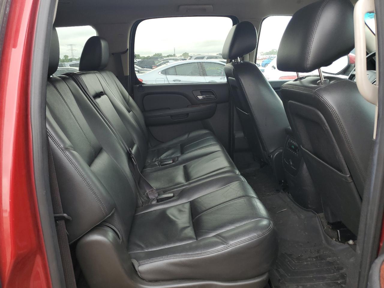 2013 Chevrolet Suburban K1500 Lt VIN: 1GNSKJE7XDR322992 Lot: 64729035
