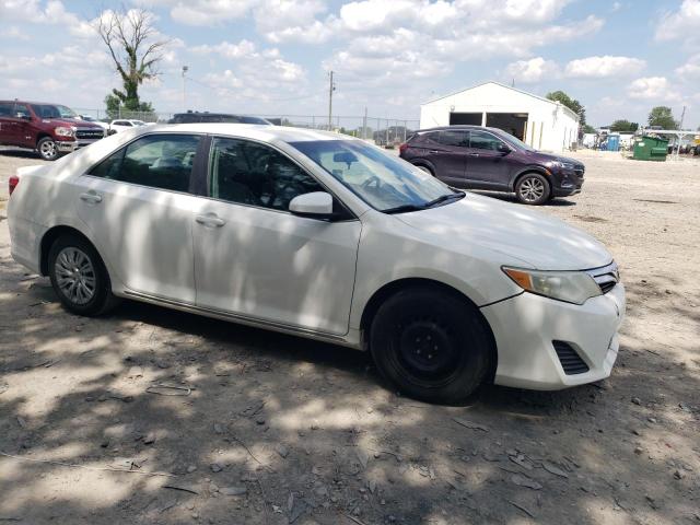  TOYOTA CAMRY 2014 Biały