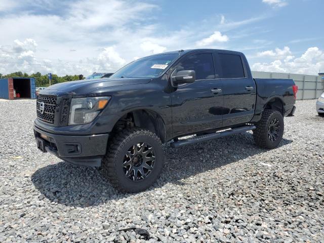  NISSAN TITAN 2018 Czarny