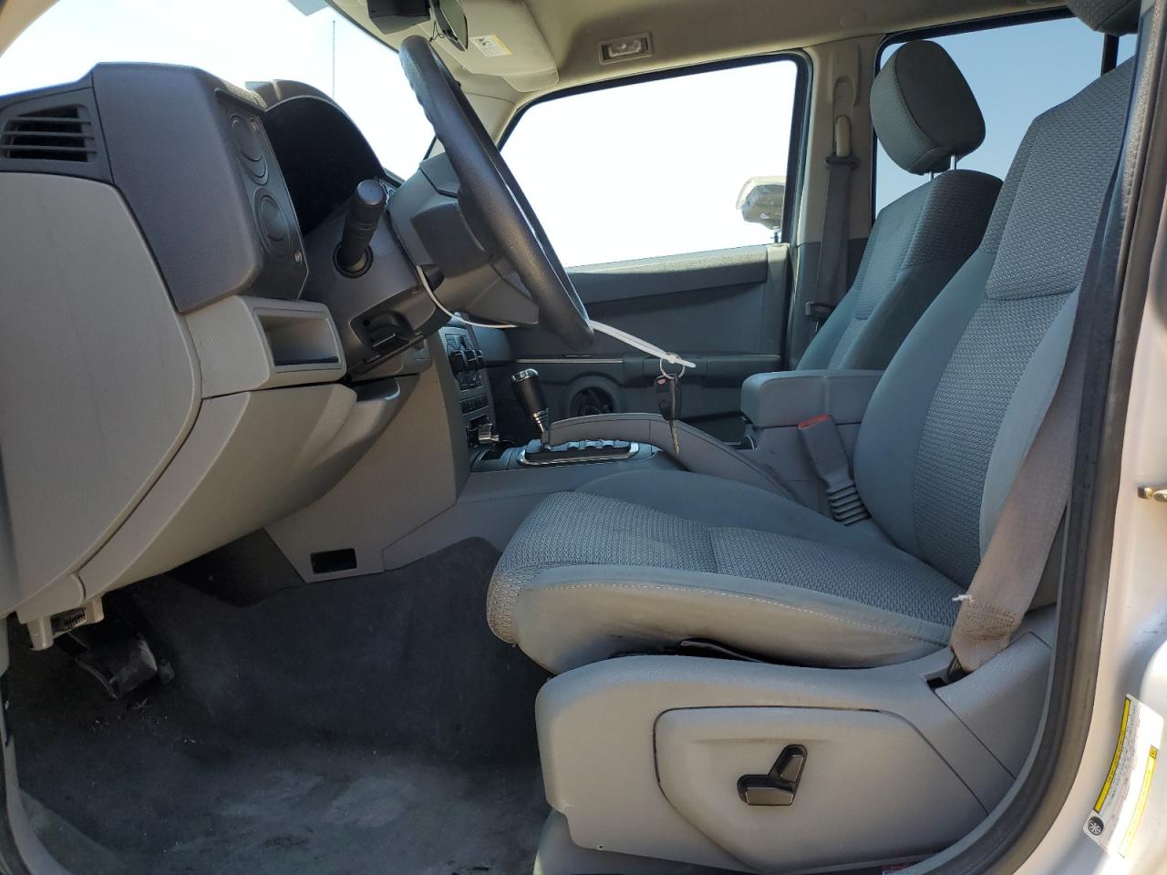 2016 Jeep Commander VIN: 1J8HH48NX6C330781 Lot: 66964105