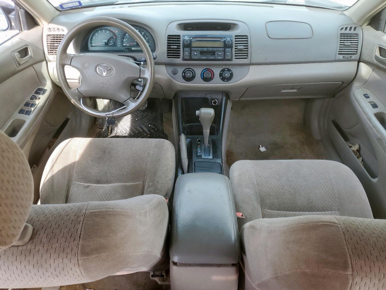 2003 Toyota Camry Le VIN: JTDBE32K330143135 Lot: 64695415