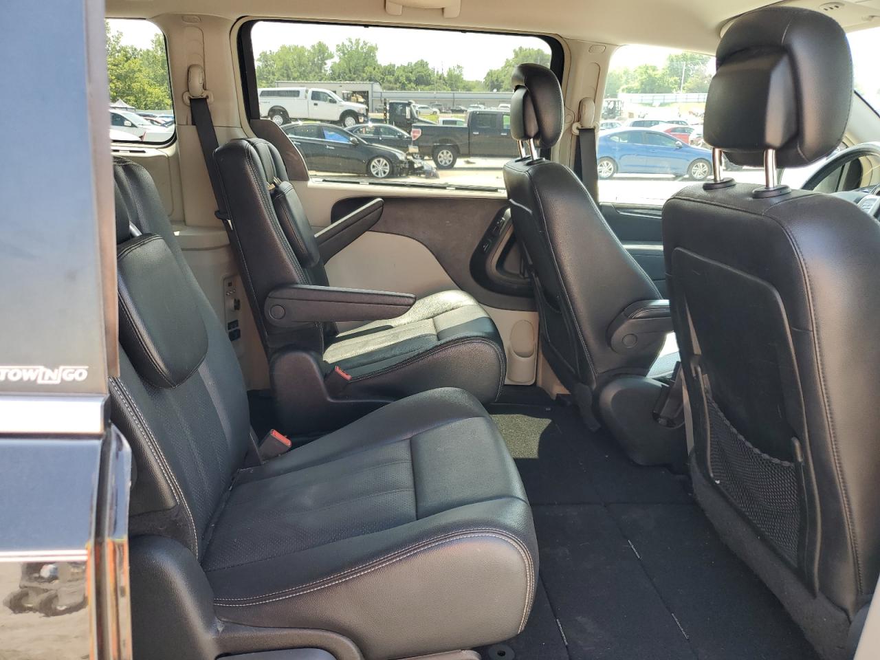 2014 Chrysler Town & Country Touring L VIN: 2C4RC1CG6ER329781 Lot: 66157555