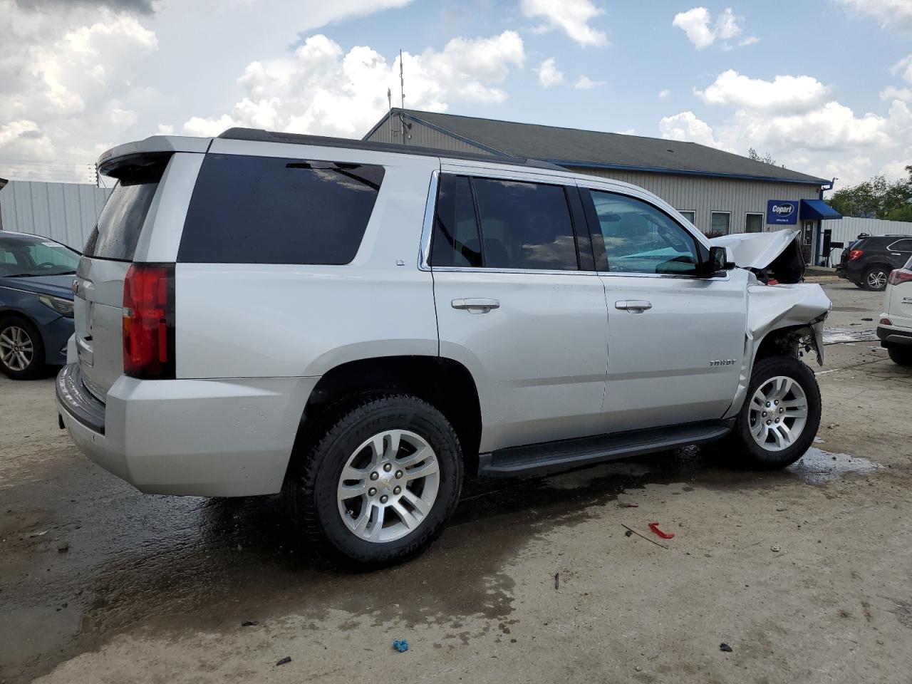 2018 Chevrolet Tahoe K1500 Lt silver null gas 1GNSKBKC3JR352211 photo #4
