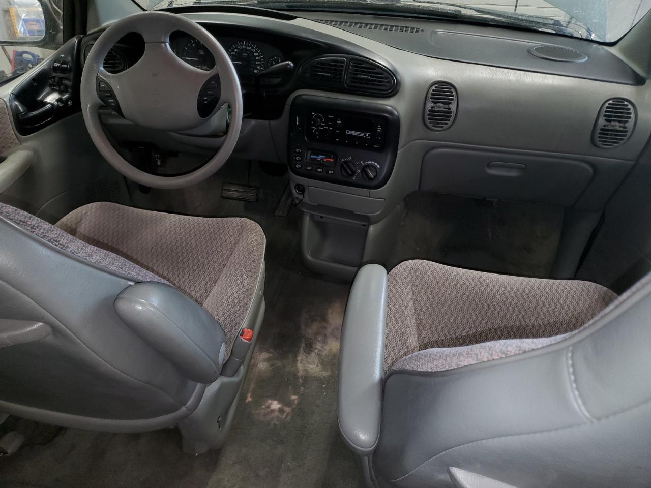 1999 Dodge Grand Caravan Se VIN: 1B4GT44L4XB913292 Lot: 63410075