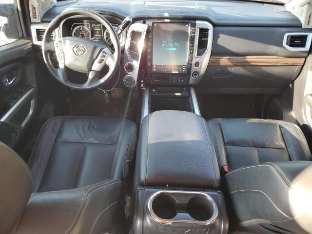  NISSAN TITAN 2017 Szary