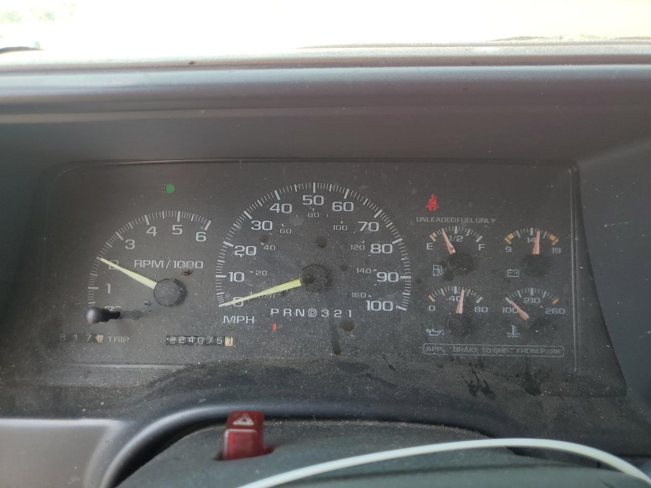 1999 Chevrolet Suburban C1500 VIN: 1GNEC16R4XJ327036 Lot: 63618895