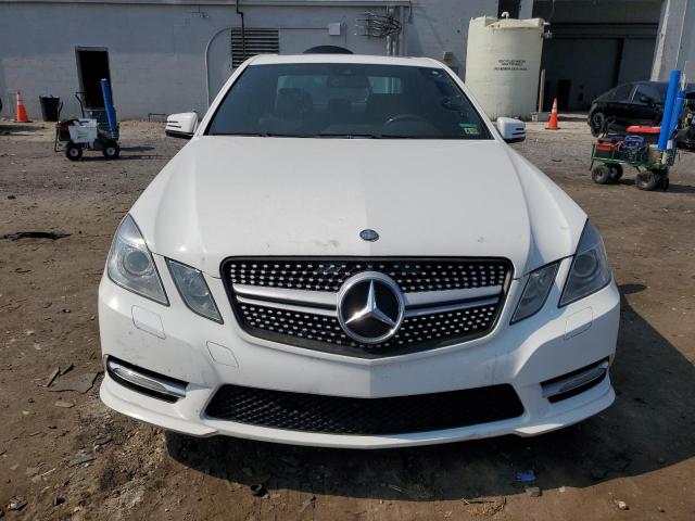 Sedans MERCEDES-BENZ E-CLASS 2013 Biały