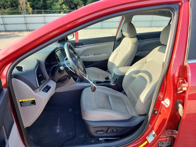  HYUNDAI ELANTRA 2017 Czerwony