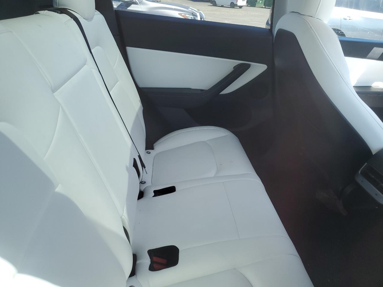 2021 Tesla Model Y VIN: 5YJYGDEE6MF240980 Lot: 64789235