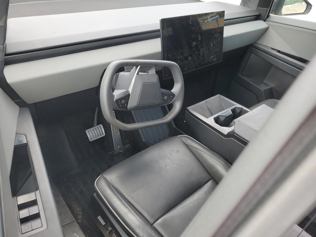 2024 Tesla Cybertruck VIN: 7G2CEHED1RA048107 Lot: 63580605