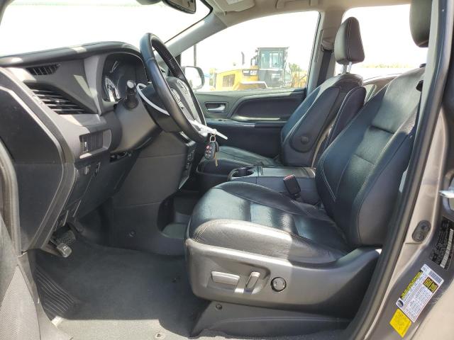 2020 TOYOTA SIENNA SE  