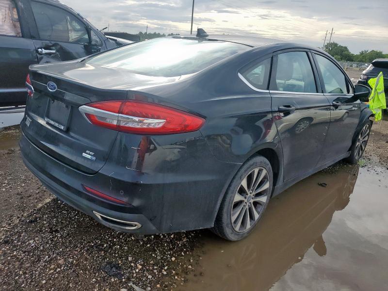  FORD FUSION 2019 Черный