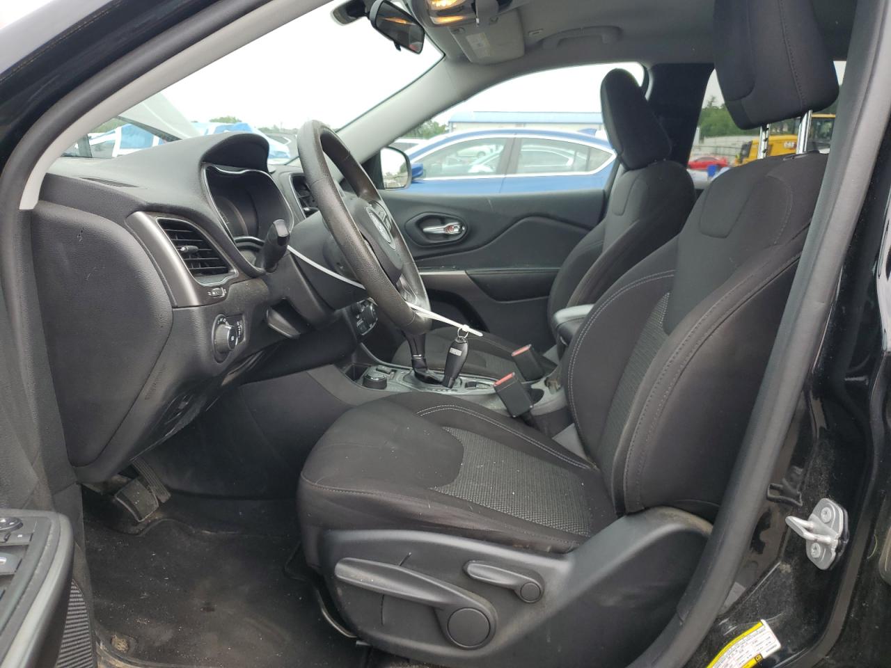 2019 Jeep Cherokee Latitude VIN: 1C4PJMCB5KD299853 Lot: 63647715