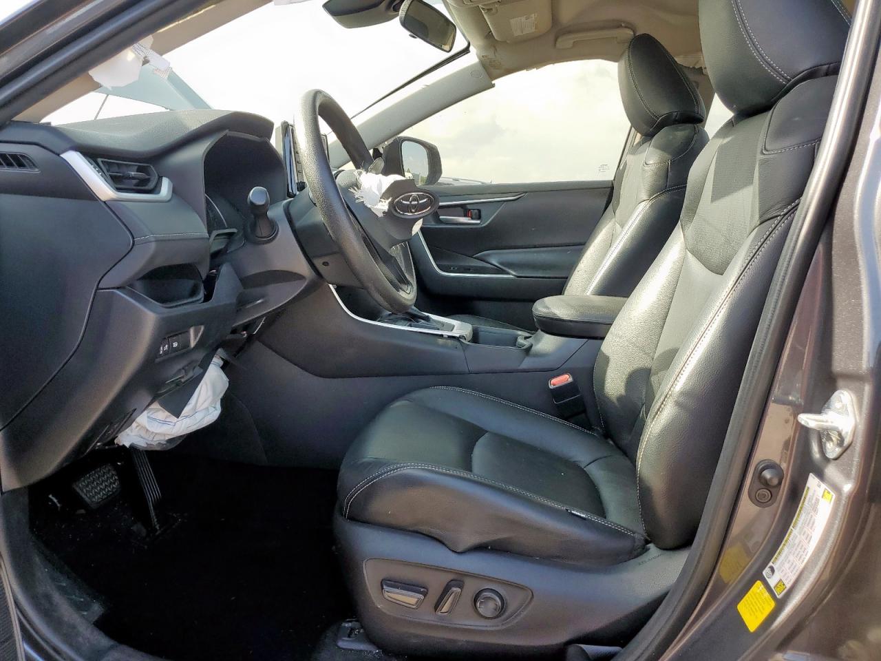 2020 Toyota Rav4 Xle VIN: 2T3W1RFV7LW079732 Lot: 64979565