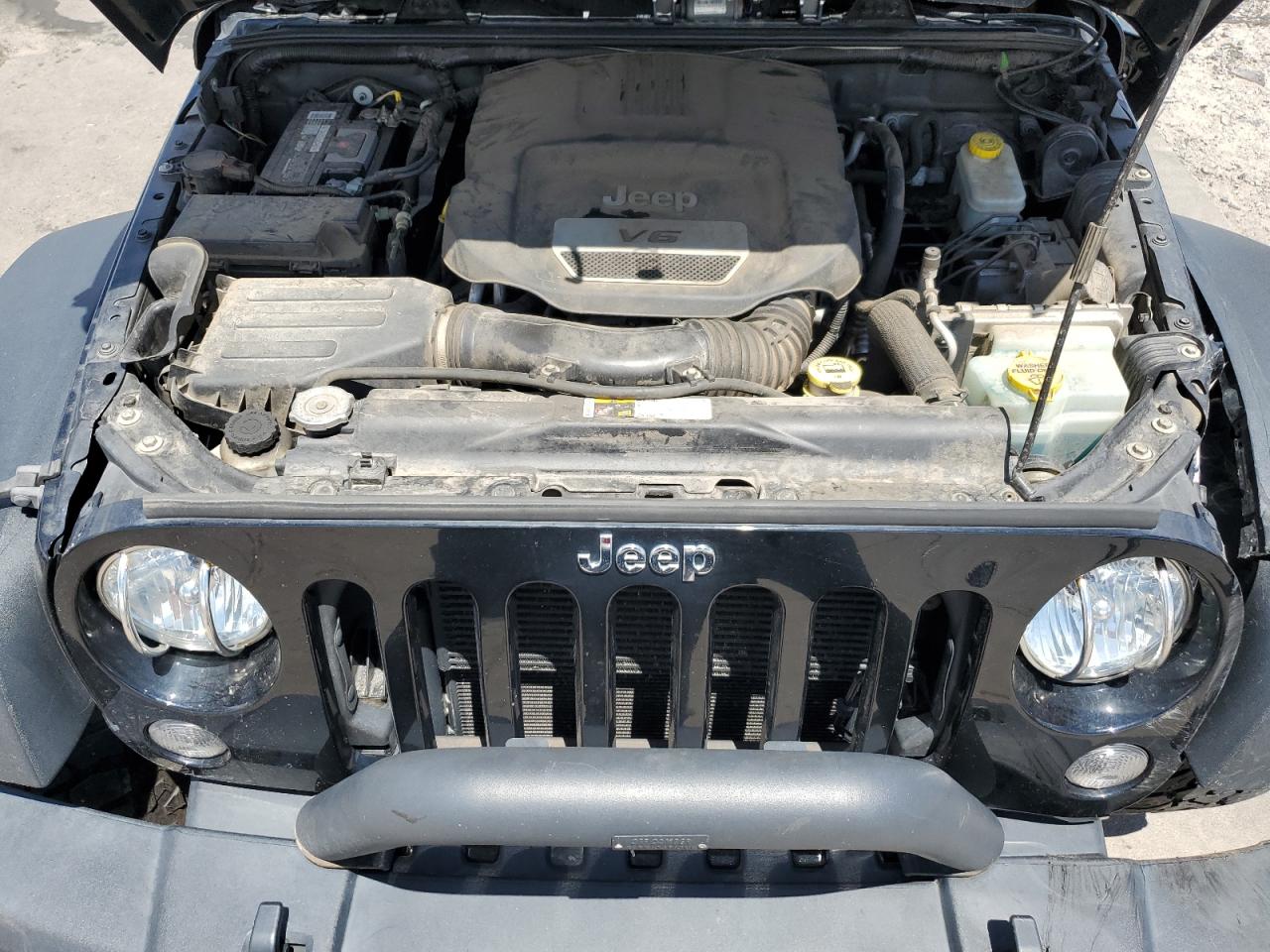 2014 Jeep Wrangler Unlimited Sport VIN: 1C4BJWDG5EL156329 Lot: 63916205