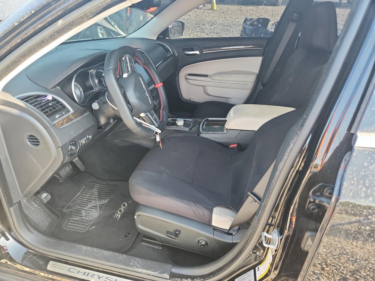2015 Chrysler 300C VIN: 2C3CCAETXFH884499 Lot: 64949295